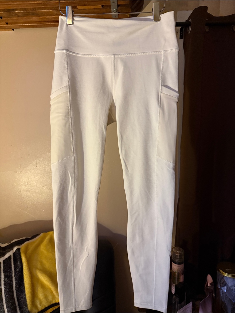 High-Rise Leggings with Side Pocket by Fabletics